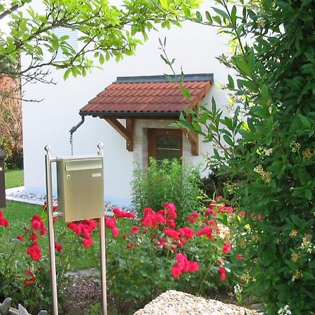 Ferienwohnung Im Gruenen Illschwang エクステリア 写真