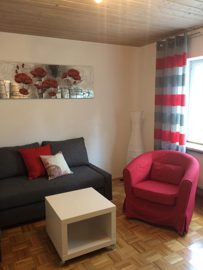 Ferienwohnung Im Gruenen Illschwang エクステリア 写真