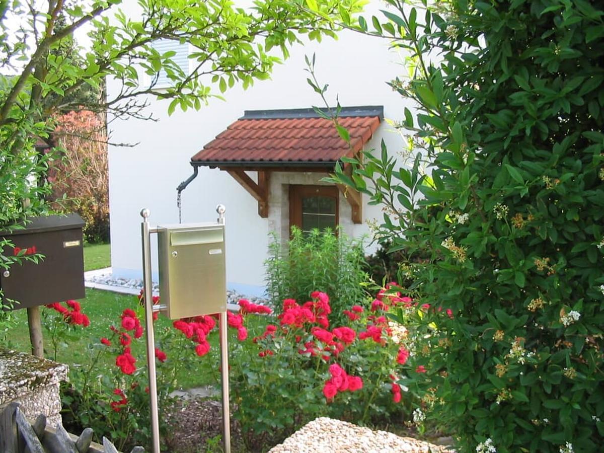 Ferienwohnung Im Gruenen Illschwang エクステリア 写真